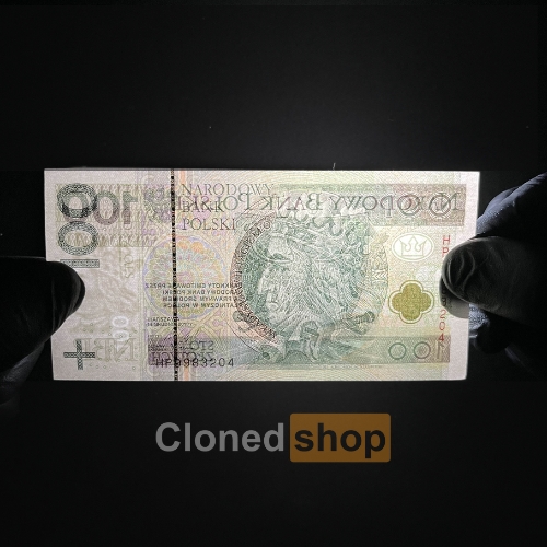 100 PLN front